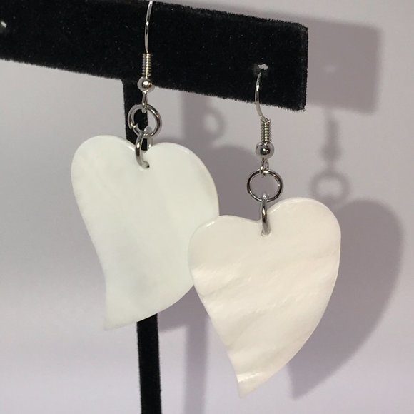 Mother Of Pearl Heart Dangle Earrings - Picture 3 of 4